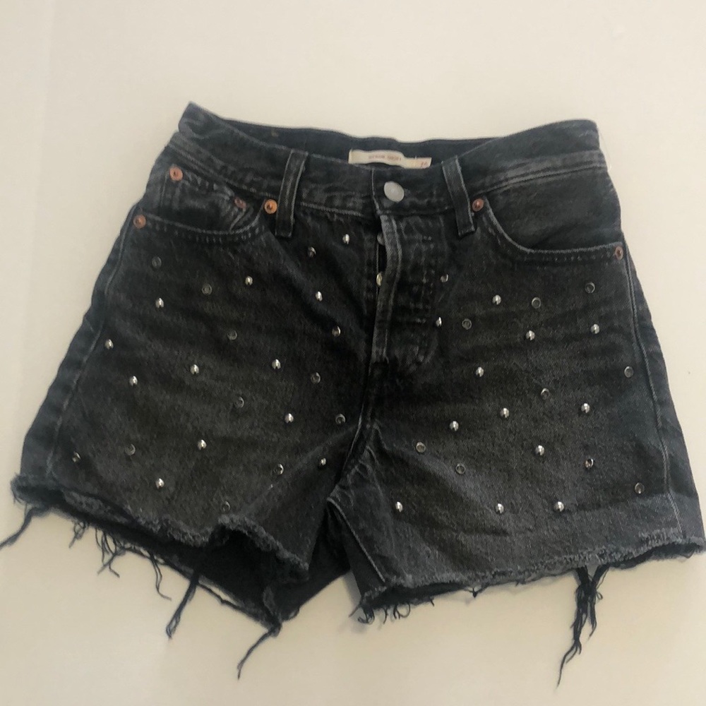 Levi’s Wedgie Short Studded Black Distressed Denim